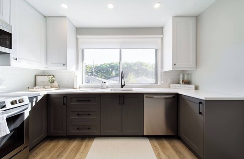 Northeast Edmonton House | Bright and Cozy/ 3BR Main Floor/Close to Downtown.