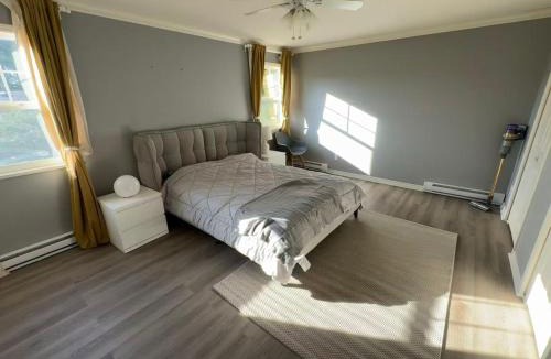 Steveston House | Bright and Cozy Modern Suite in Steventon Richmond