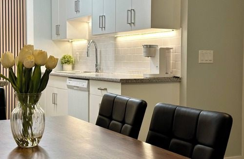 Central Okanagan Apartment | Bright Ground-Level 1BR Suite Near Golf, Trails & Wineries