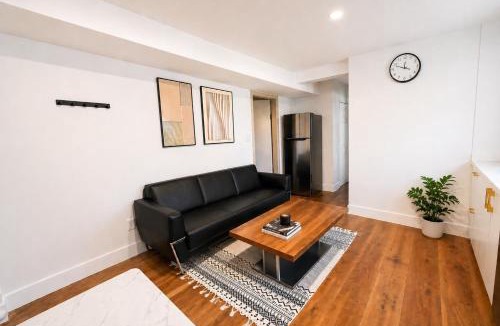 Richmond Apartment | Bright Modern 1-Bedroom Suite near YVR with Private Entrance & Laundry