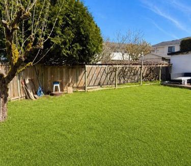 Richmond Apartment | Bright Modern 1-Bedroom Suite near YVR with Private Entrance & Laundry