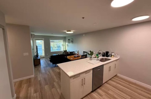 Winnipeg Apartment | Bright Modern Suite in St Vital | On Site Parking