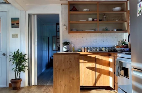Baie-St-Paul Cabin | Bright, peaceful and comfortable cabin, 10 mins from Baie Saint-Paul!