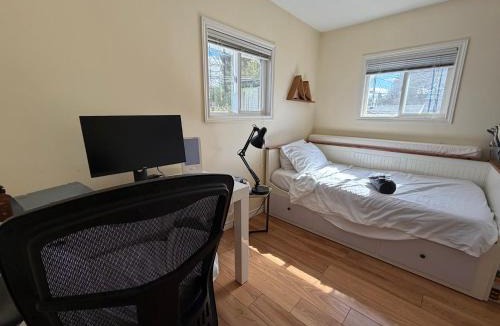 Knight Apartment | Bright & Spacious Full Family Home