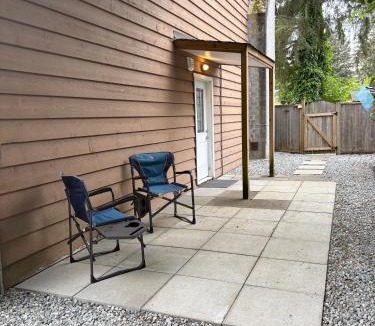 Langley House | Brookswood Oasis - Guest suite,1 bedroom,1 den & 1 full bathroom