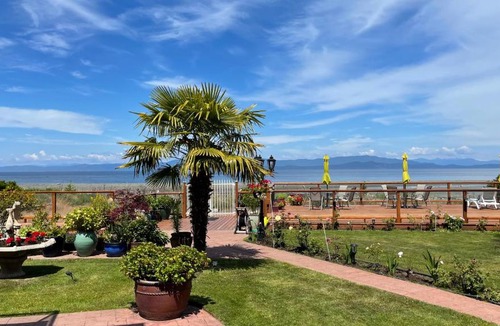 Regional District of Nanaimo Hotel | Buena Vista by the Sea