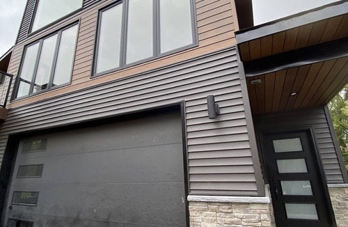 Grand Bend House | Burwell Hideaway Nordic Spa *HOT TUB * Sauna* Pool Table * Fireplace *