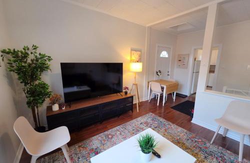 ByWard Market Apartment | Byward Market Downtown Guesthouse
