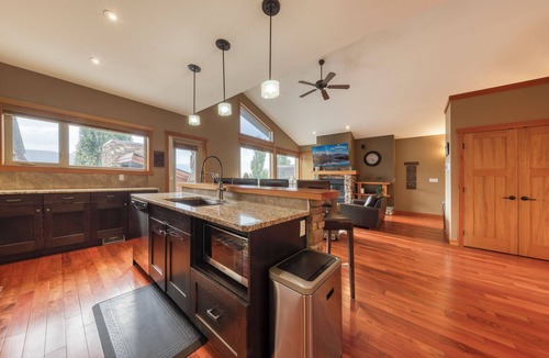 East Kootenay House | Residences 2 Bedroom Selkirk Townhome: Unit 17