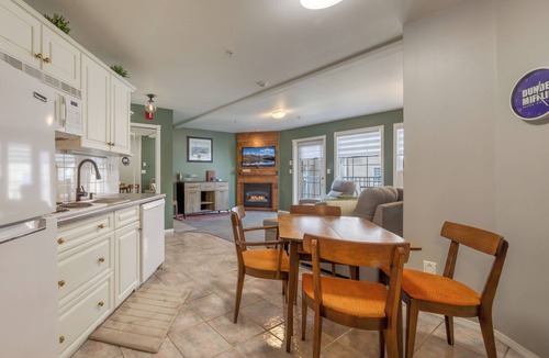 East Kootenay Villa | Dip & Drive: Unit 3008B 1BR at Mountain View Villas
