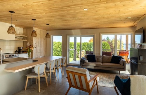 Lambton House | La Maison de Cedre - Moderne, Spa, Bord de l'eau