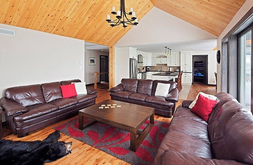 Petite-Riviere-Saint-Francois Ski Chalet | A nice cottage for winter and summer time