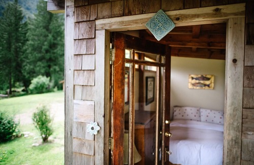 East Thurlow Island Cottage | Oceanfront Little Wren wilderness cabin with spectacular view.