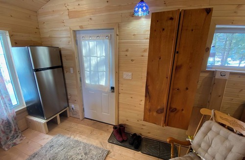 Waubaushene Cabin | Cabin Peace Georgian Bay on Tay Trail, Pre-Summer May/June Save 20%