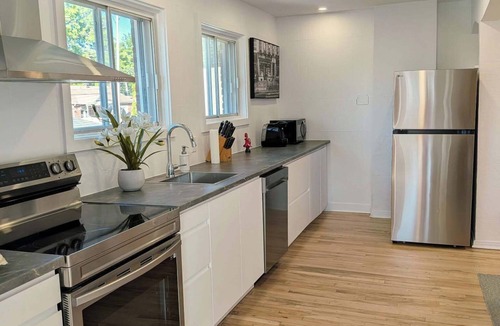 Tetreaultville Condo | Calm, stylish 2-bedroom living just 12 minutes to metro