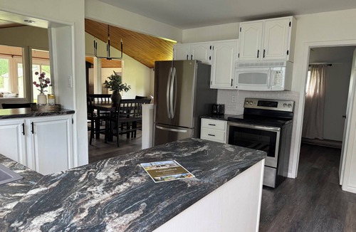 Campbellford Cottage | Campbellford Riverfront Retreat!