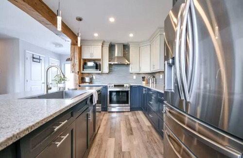 Ramara House | Campfire, Privacy, Stargazing minutes to Beaches/Orillia/Casino Rama