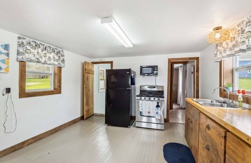 Black Rock Cabin | Canada Creek Coastal Cottage - Annapolis Valley