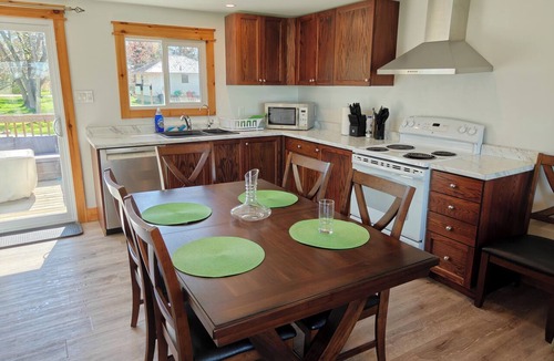 Kirkfield House | Canal Lake Cottage | Bunkie & Kayaks