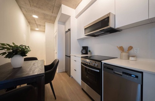 Carlingwood - McKellar Park - Laurentien View Apartment | Carlton West Modern Living | Signature 1BR
