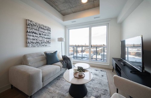 Carlingwood - McKellar Park - Laurentien View Apartment | Carlton West Modern Living | Signature 1BR