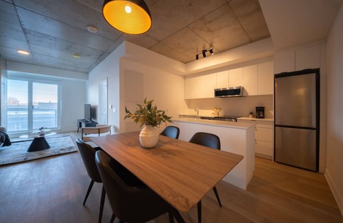 Carlingwood - McKellar Park - Laurentien View Apartment | Carlton West Modern Living | Stylish 1BR