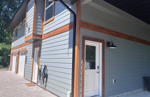Cumberland House | Carriage house with electric car charger