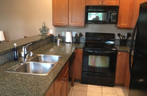 Osoyoos Condo | Casa Del Mila Oro 2 Bedroom Ground Level Condo in Resort with Private Beachfront