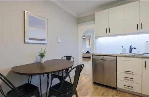Leslieville Hotel | Casa Leslieville Hotel Near Distillery District