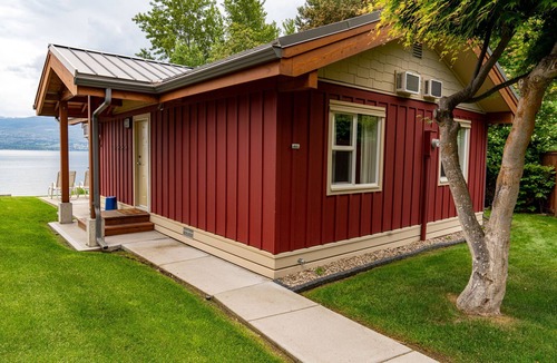 Central Okanagan Cabin | Casa Loma 417 Two Bedroom Villa South beach