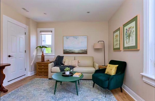 Leslieville Hotel | Casa Queen Hotel - 2BR Suite with LRG Patio