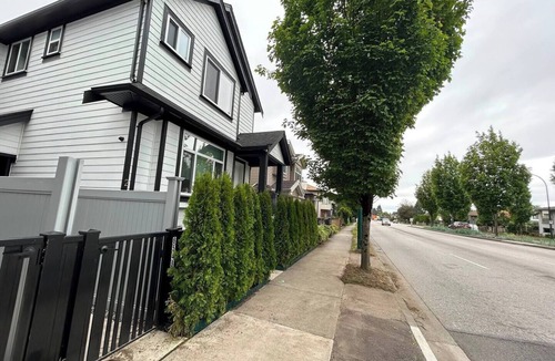 Vancouver South House | CasaBonita | Modern 3BR/2BA Vancouver Retreat w/AC & EV Charging + Parking