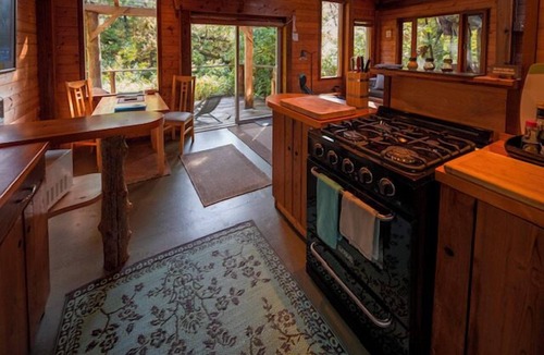 Tofino Cabin | Cedar Nest at Emerald Forest-Relax, Nature, Beach!