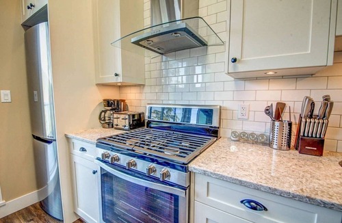 Port Renfrew House | Cedar Peaks (Oceanfront, Amazing Views)