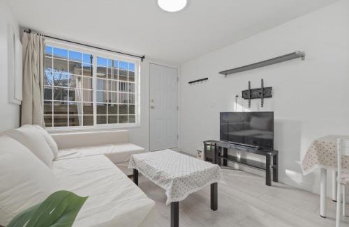 Killarney House | Central Van 1bedroom Suite
