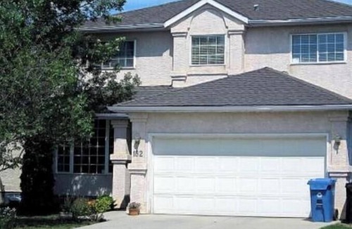 Highland Park Apartment | Centre Street 2bed Upper Suite - 4408
