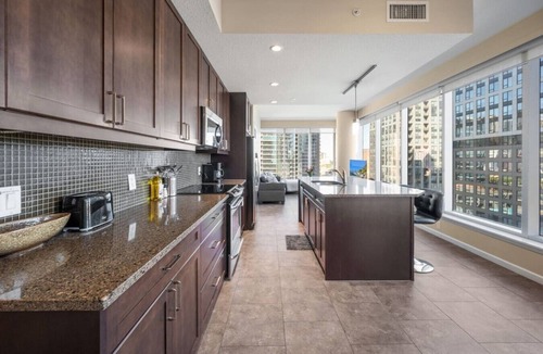 Victoria Park Apartment | Cgy Tower Views | Mins to Saddledome | 2BR