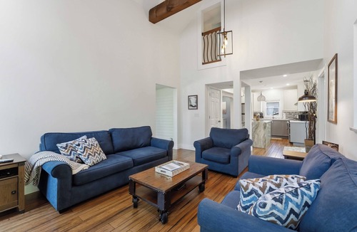 St. Davids House | Château Ravine, backing onto a beautiful tree-filled ravine