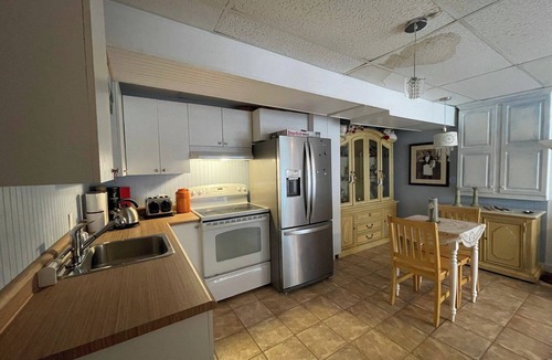 Lac-Saint-Jean-Est Regional County Municipality Ski Chalet | Chalet Bleu by the lake. Ideal for getting together with family and friends.