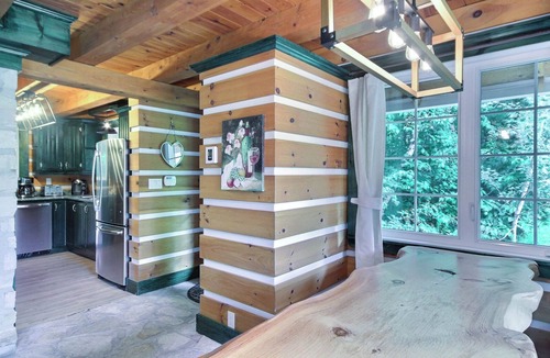 Saint-Alexis-des-Monts Cottage | Chalet LeSuisse-Beautiful Mountain Views, Spa, Nature