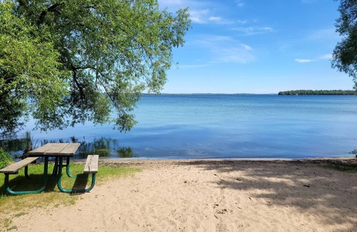 Innisfil Apartment | Chalet Ewart by the lake