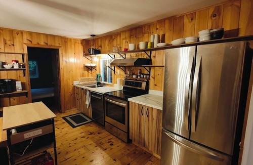 Mandeville Cottage | Chalet spa bord de lac | Kayaks, nature et détente à Mandeville, Lanaudière