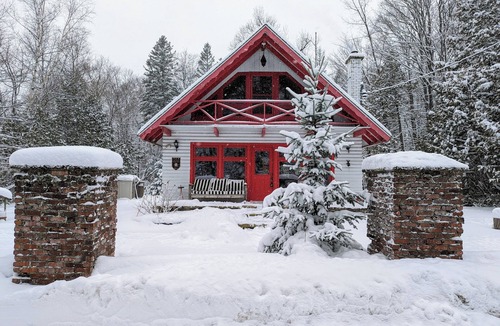 Wentworth Ski Chalet | Chalet Suisse Bixley | Cocoon 1h Montréal | Getaway or telecommuting in the woods