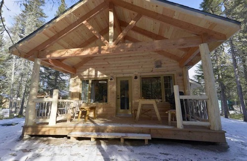 La Malbaie Ski Chalet | Chalets de Môh - IROQUOIS - Family Getaway, Patio, and BBQ