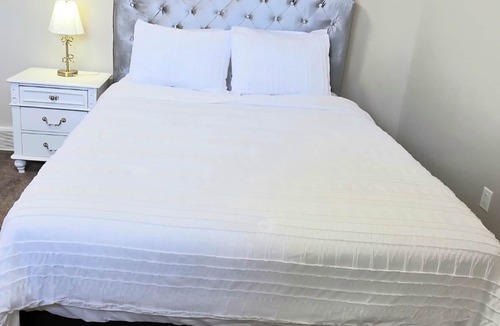 Lyalta House | Charming 1-bedroom house with WiFi, AC in delightful Delacour
