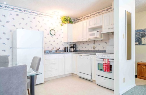 East Kootenay Apartment | Charming 1BR Near DT Kimberley: Pool, Hot Tub and Gym