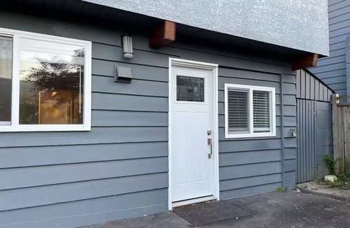 Port Moody House | Charming 2-Bedroom Suite in Scenic Port Moody – Nature & Transit Nearby