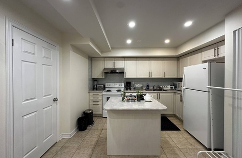 L'Amoreaux House | Charming 2-bedroom townhome in Toronto, Convenient, Comfortable, Cozy.