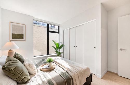 Gastown Apartment | Charming 2BR Suite in Gastown Close to Waterfront SkyTrain Station