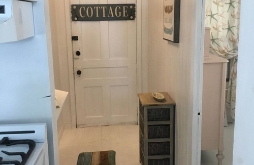 Crystal Beach Cottage | Charming 3 bedroom Sea Shell cottage Steps to the sandy beach